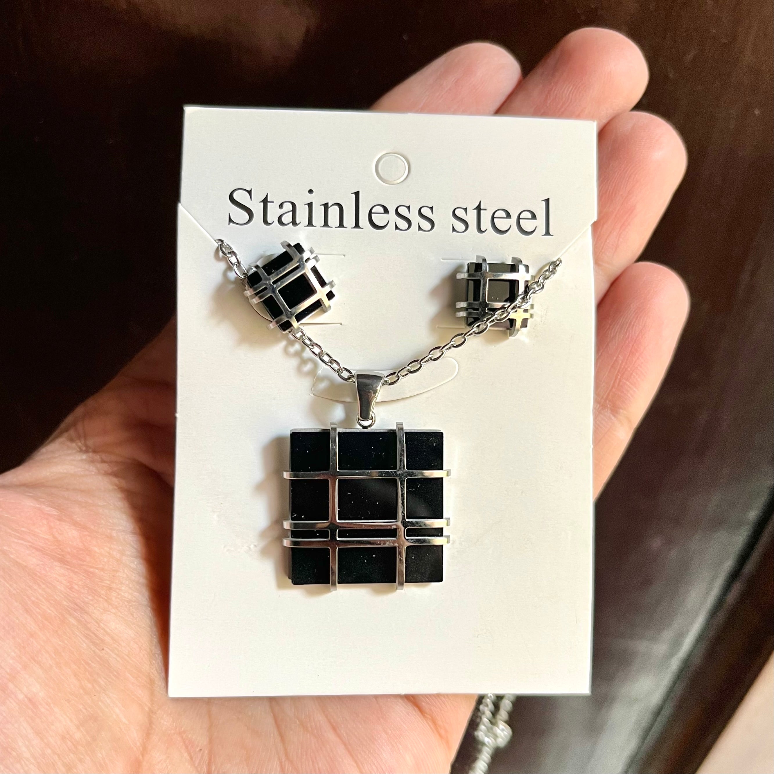 BLACK PENDANT WITH STUDS